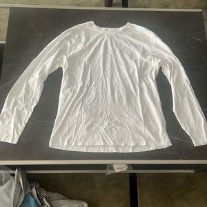 Rag & Bone men’s cotton tee. White size L. Good condition, some brown in armpits